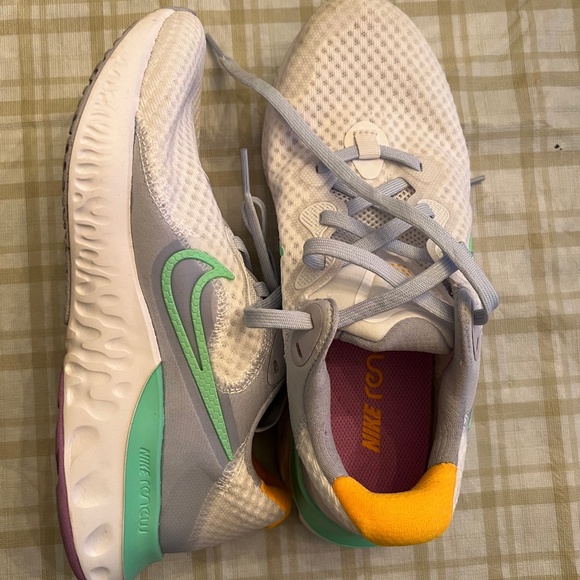 Womens Nike Renew Running Shoes